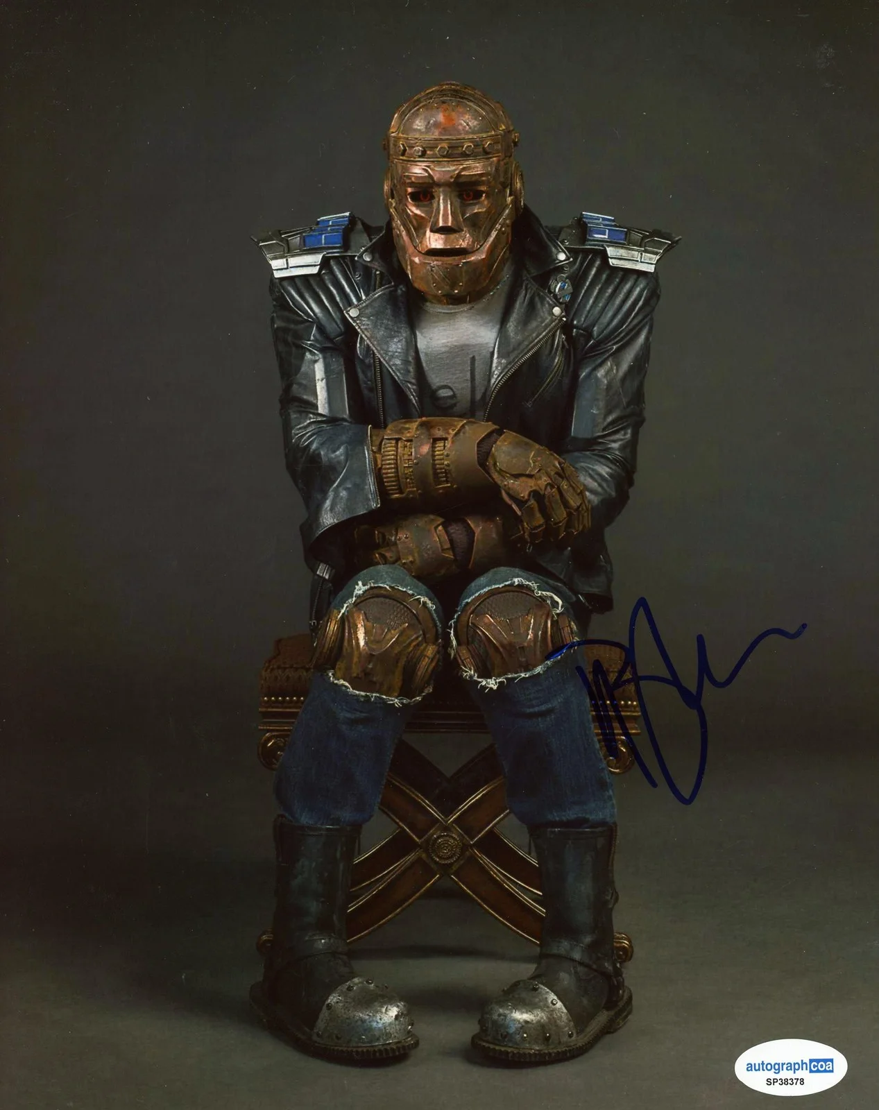 Brendan Fraser — Brendan Fraser "Doom Patrol" AUTOGRAPH Signed 'Robotman' 8x10 Photo ACOA, image 2