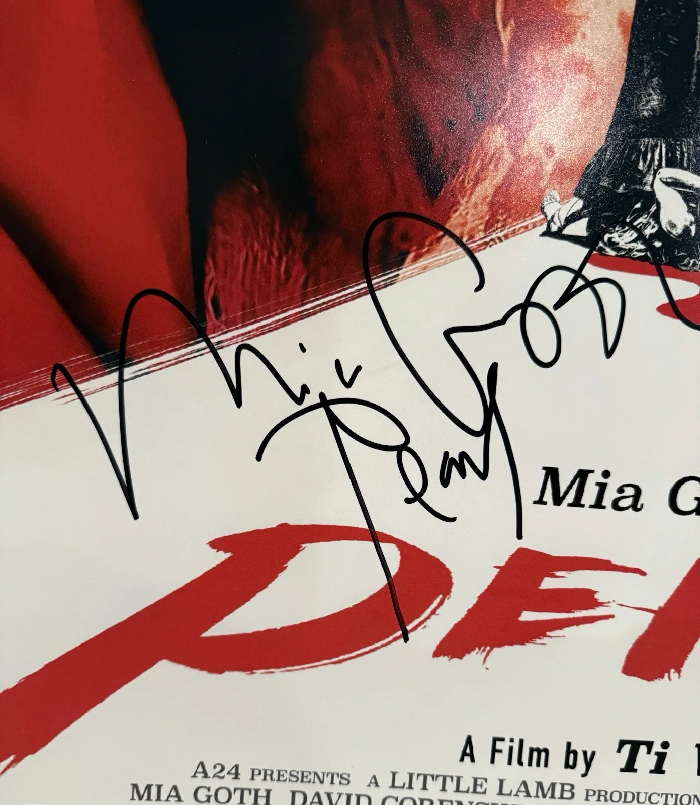 MIA GOTH SIGNED Pearl 27x40 REPRINT POSTER RARE WITH CHARACTER AUTOGRAPH BECKETT, изображение 2