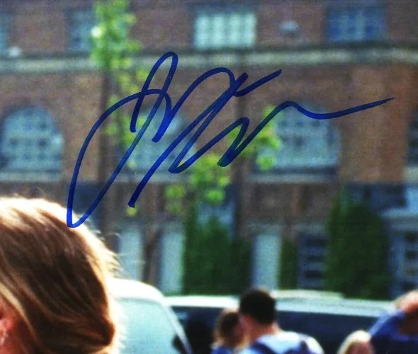 JULIA STILES as Kat Signed Auto "10 THINGS I HATE ABOUT YOU" 11x14 Photo PSA/DNA, изображение 2