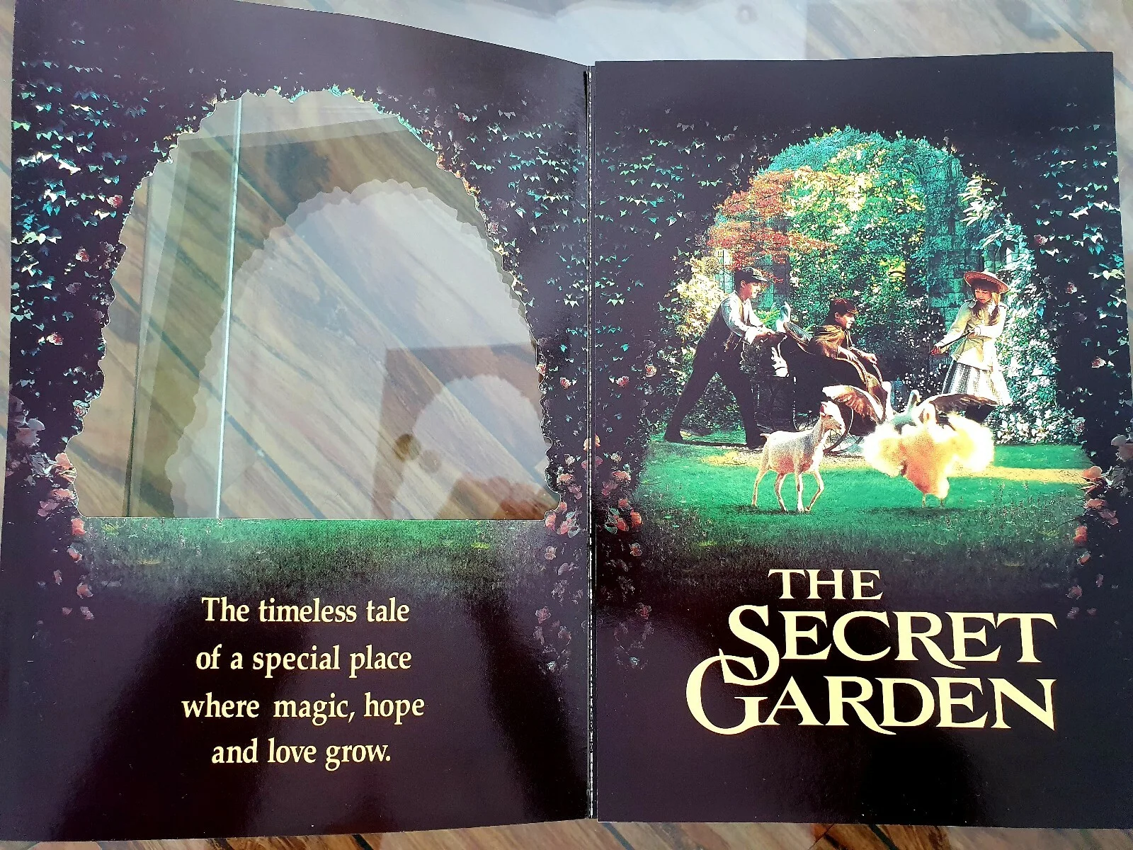 SECRET GARDEN - HIGH QUALITY GLOSSY CARD SYNOPSIS BOOKLET CUTOUT - MAGGIE SMITH, изображение 3