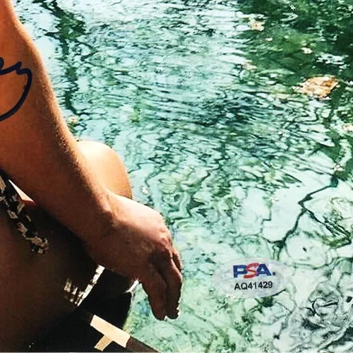 Elizabeth Hurley — ELIZABETH HURLEY Signed Autographed Modeling 11x14 Photo PSA/DNA #AQ41429, image 3