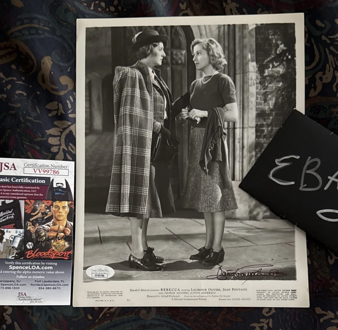 Joan Fontaine Stunning 8x10 Hand Signed Photo Autograph JSA COA Rebecca, изображение 2