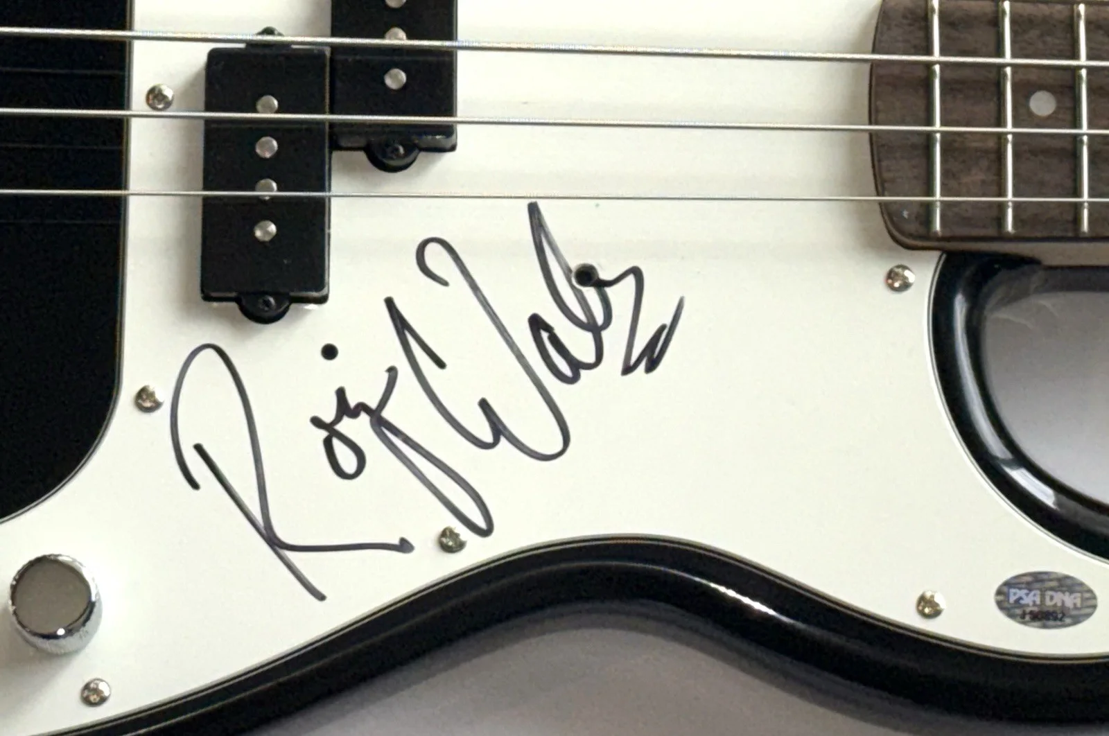 Roger Waters signed Fender Bass Guitar Pink Floyd psa dna coa, image 2