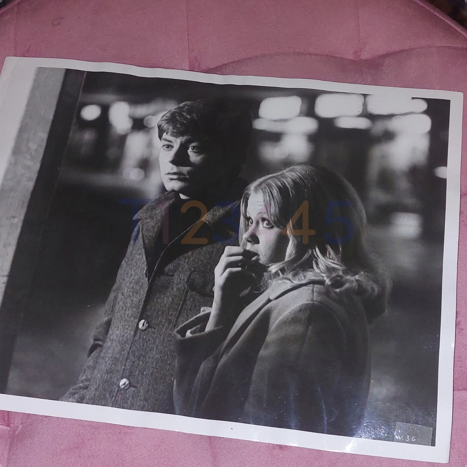 1966 Hayley Mills & Hywel Bennett Original Press Photo - "The Family Way" Drama, изображение 2