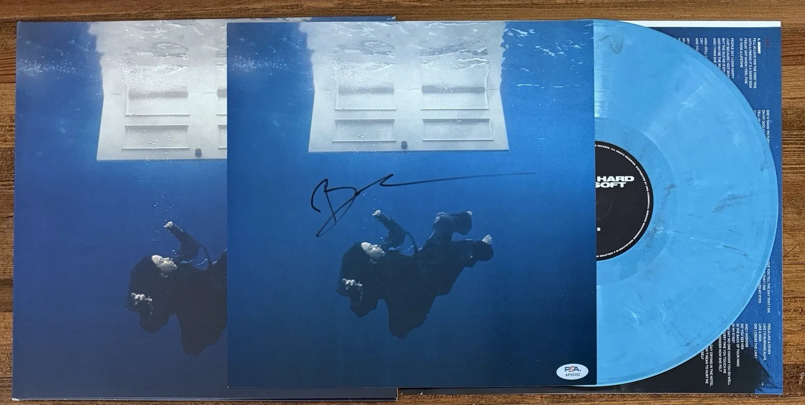 Billie Eilish — BILLIE EILISH HIT ME HARD SOFT VINYL LP SIGNED AUTOGRAPH PHOTO CARD PSA DNA COA, изображение 2