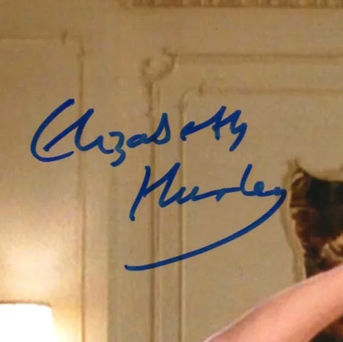 ELIZABETH HURLEY as Vanessa Signed Autograph "AUSTIN POWERS" 11x14 Photo PSA/DNA, изображение 2