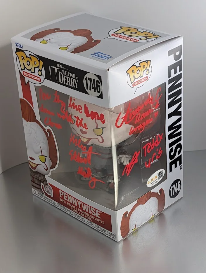 Amanda Christine, Miles Ekhardt, Mikkal Karim Fidler — Amanda Christine Miles Ekhardt & Mikkal Karim Fidler Signed Funko Pop Pennywise, изображение 2