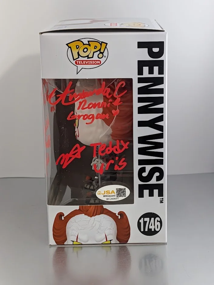 Amanda Christine, Miles Ekhardt, Mikkal Karim Fidler — Amanda Christine Miles Ekhardt & Mikkal Karim Fidler Signed Funko Pop Pennywise, изображение 4