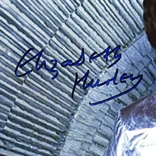 ELIZABETH HURLEY as Vanessa Signed Autograph "AUSTIN POWERS" 11x14 Photo PSA/DNA, изображение 2