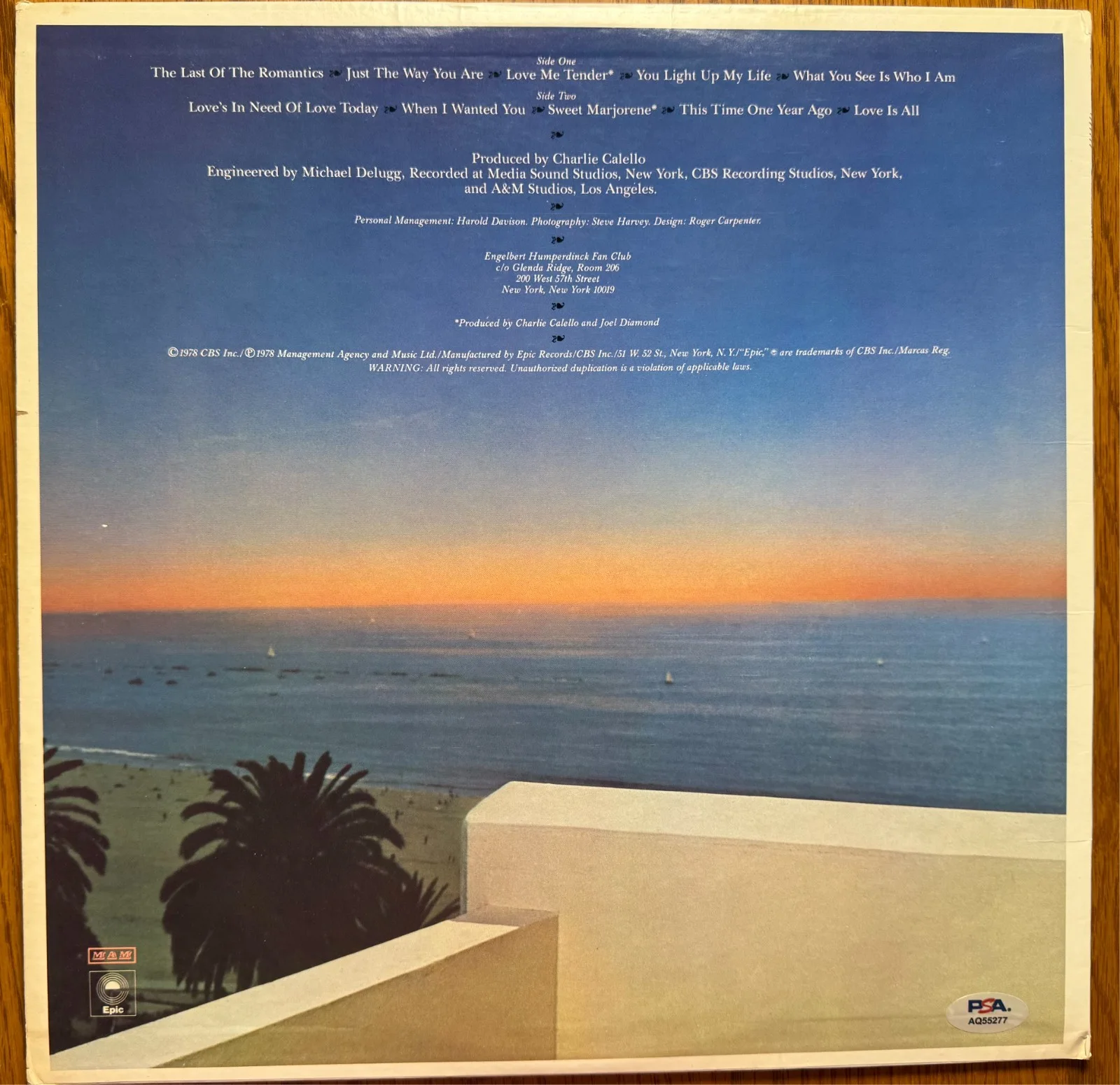 ENGELBERT HUMPERDINCK SIGNED LAST OF THE ROMANTICS VINYL LP PSA/DNA CERT, image 2