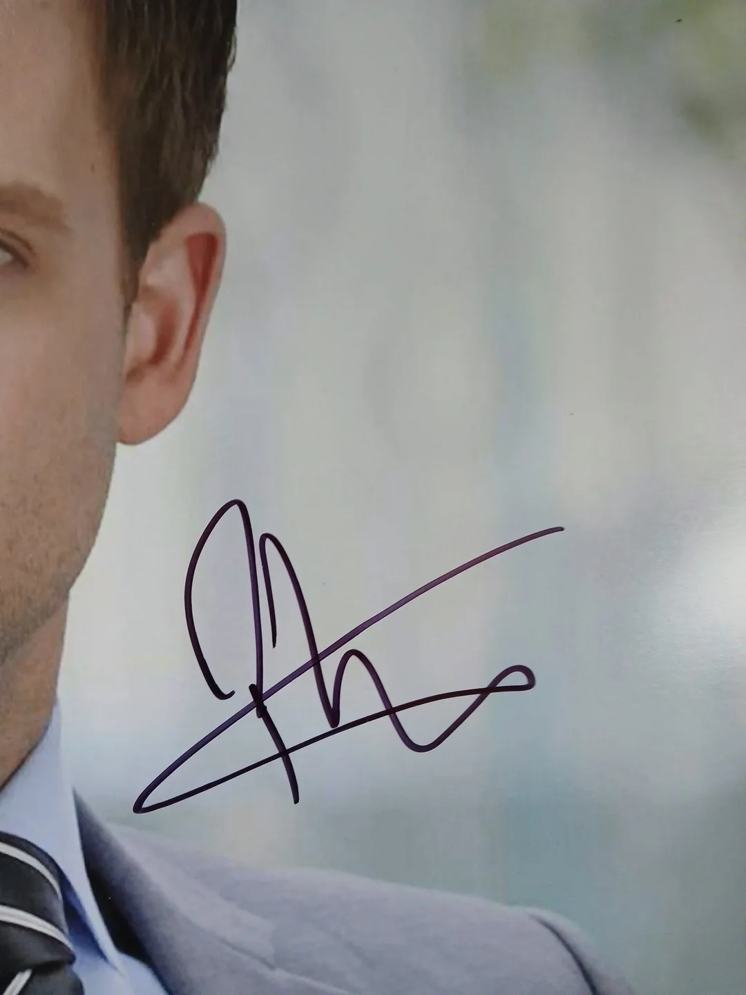 Patrick J. Adams — PATRICK J. ADAMS Hand Signed 11x14 SUITS Photo 📸, image 3