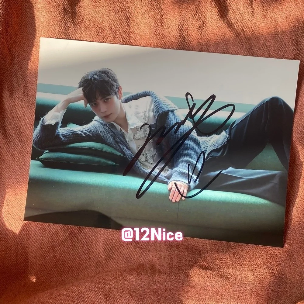 Kim Young Dae Autographed Signed Photo K-POP GIFTS Collection 4*6 2026, image 3