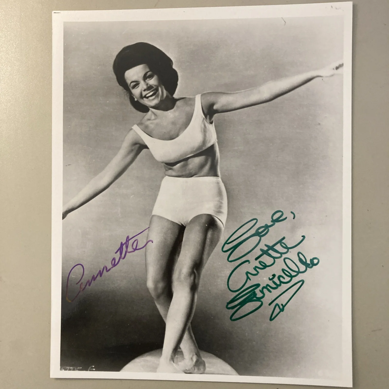 Annette Funicello 1942-2013 Beach Party signed twice whole name 8x10 WITH/COA/@@, изображение 2