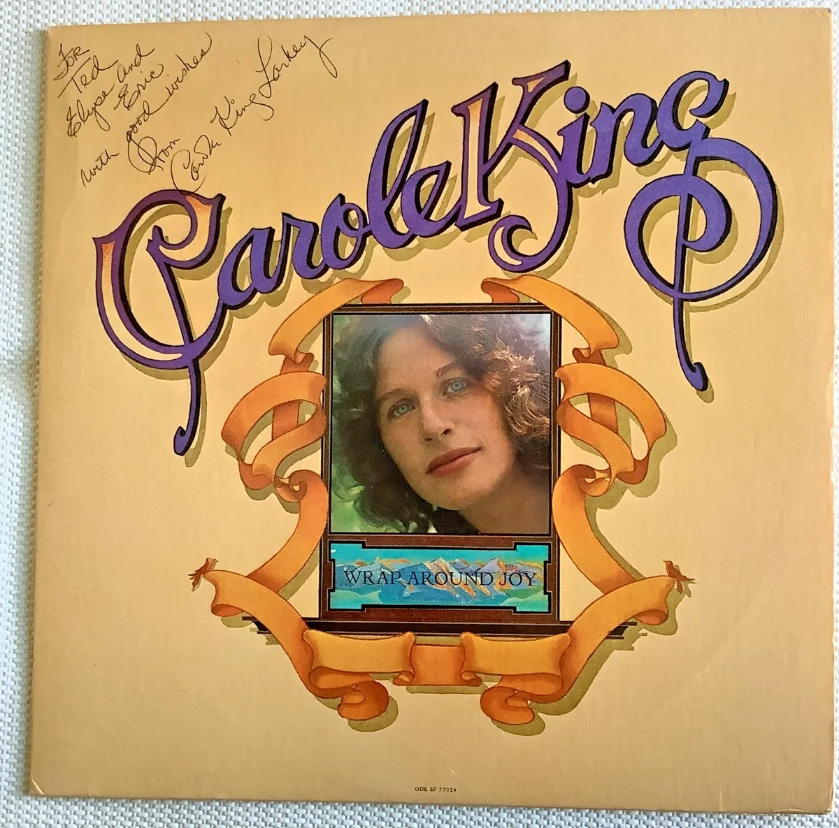 CAROLE KING LARKEY "WRAP AROUND JOY" ALBUM RARE HAND SIGNED WITH MARRIED NAME, image 2