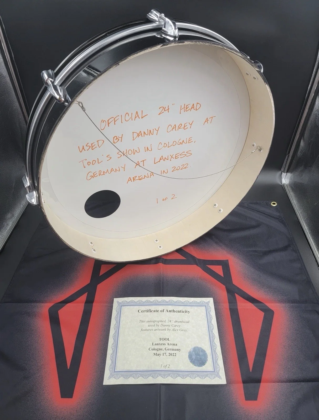 1 of 2 Tool 24” Signed Bass Drumhead Cologne, Germany 5/17/22 Lanxess Arena COA, изображение 2