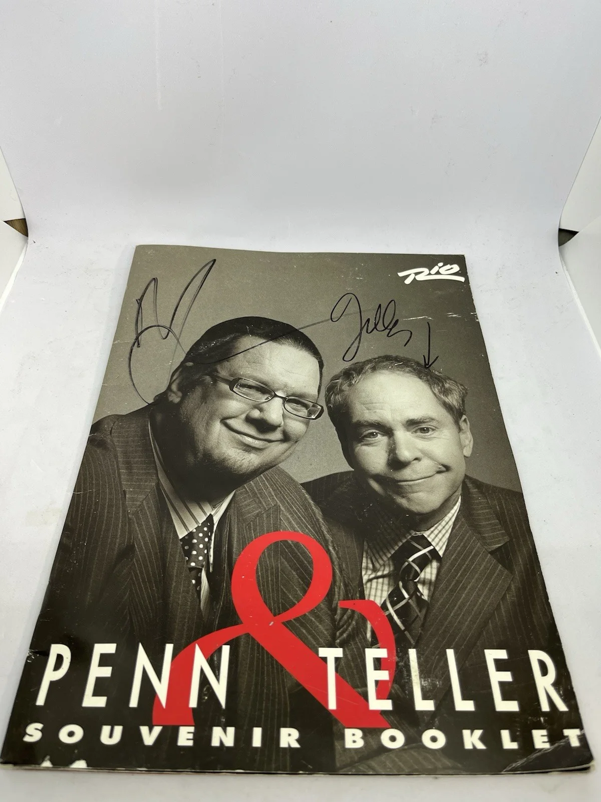 Penn & Teller — Penn & Teller Signed Souvenir Booklet — Authentic Magic Legends Autograph!
