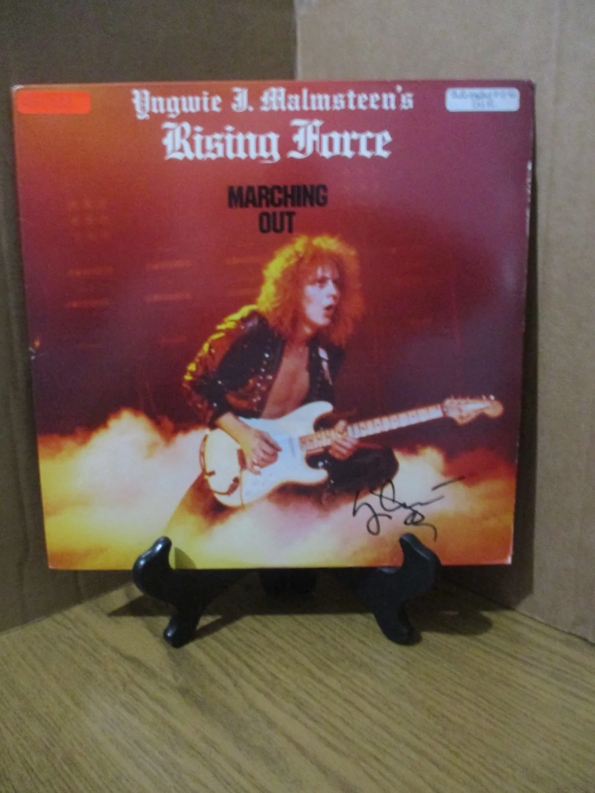 YNGWIE MALMSTEEN SIGNED/AUTOGRAPHED MARCHING OUT VINYL RECORD ALBUM---JSA CERT, изображение 2
