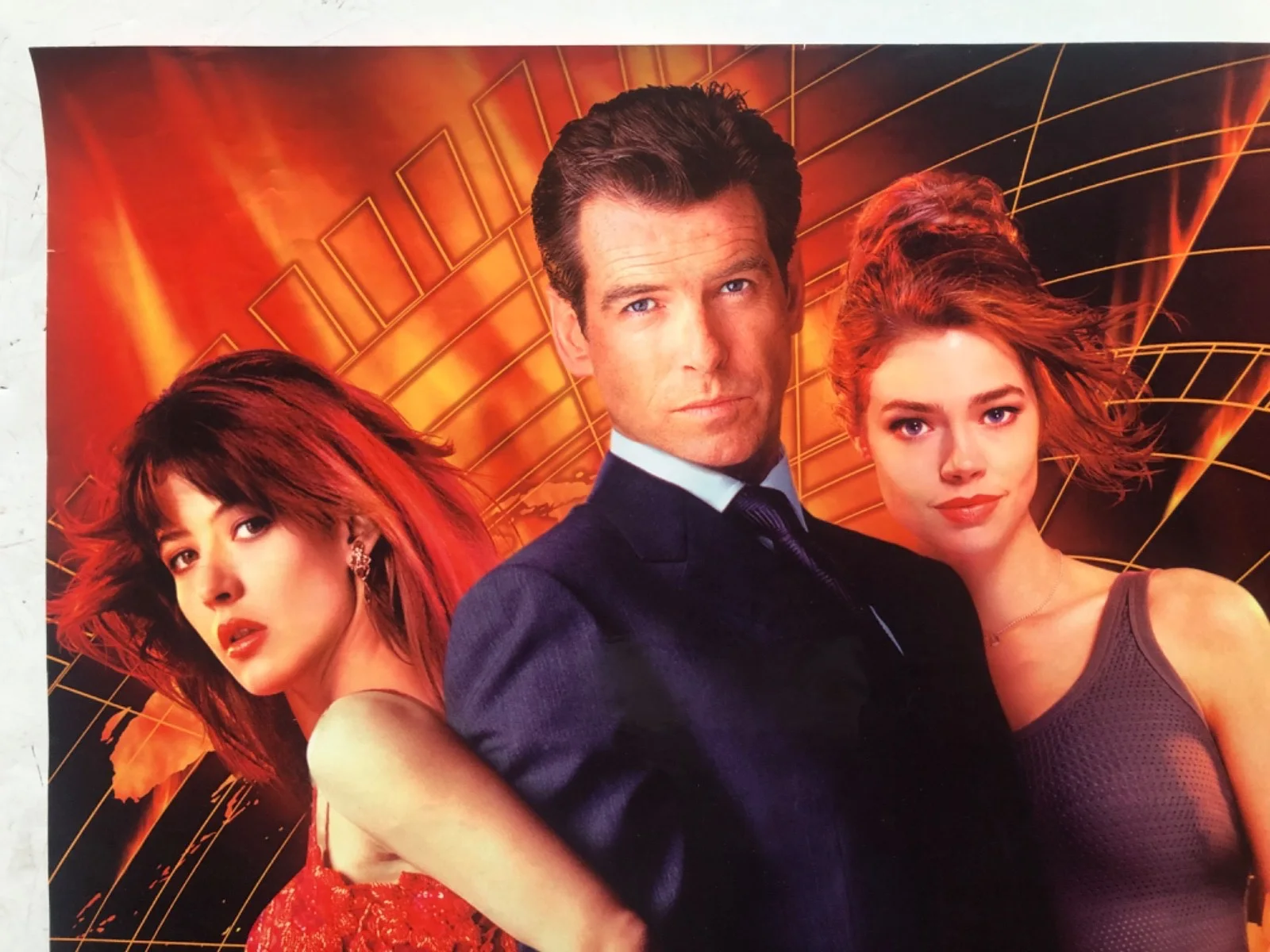 JAMES BOND ORIGINAL MOVIE POSTERS (3) ~ THE WORLD IS NOT ENOUGH ~ PIERCE BROSNAN, изображение 3