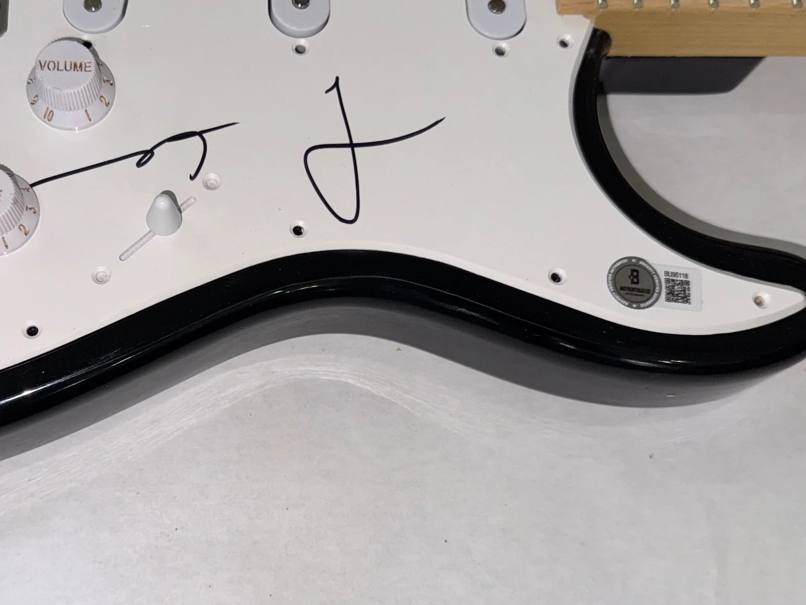 A-ha Magne Furuholmen Signed Autograph Electric Guitar Take On Me Band BAS COA, image 3
