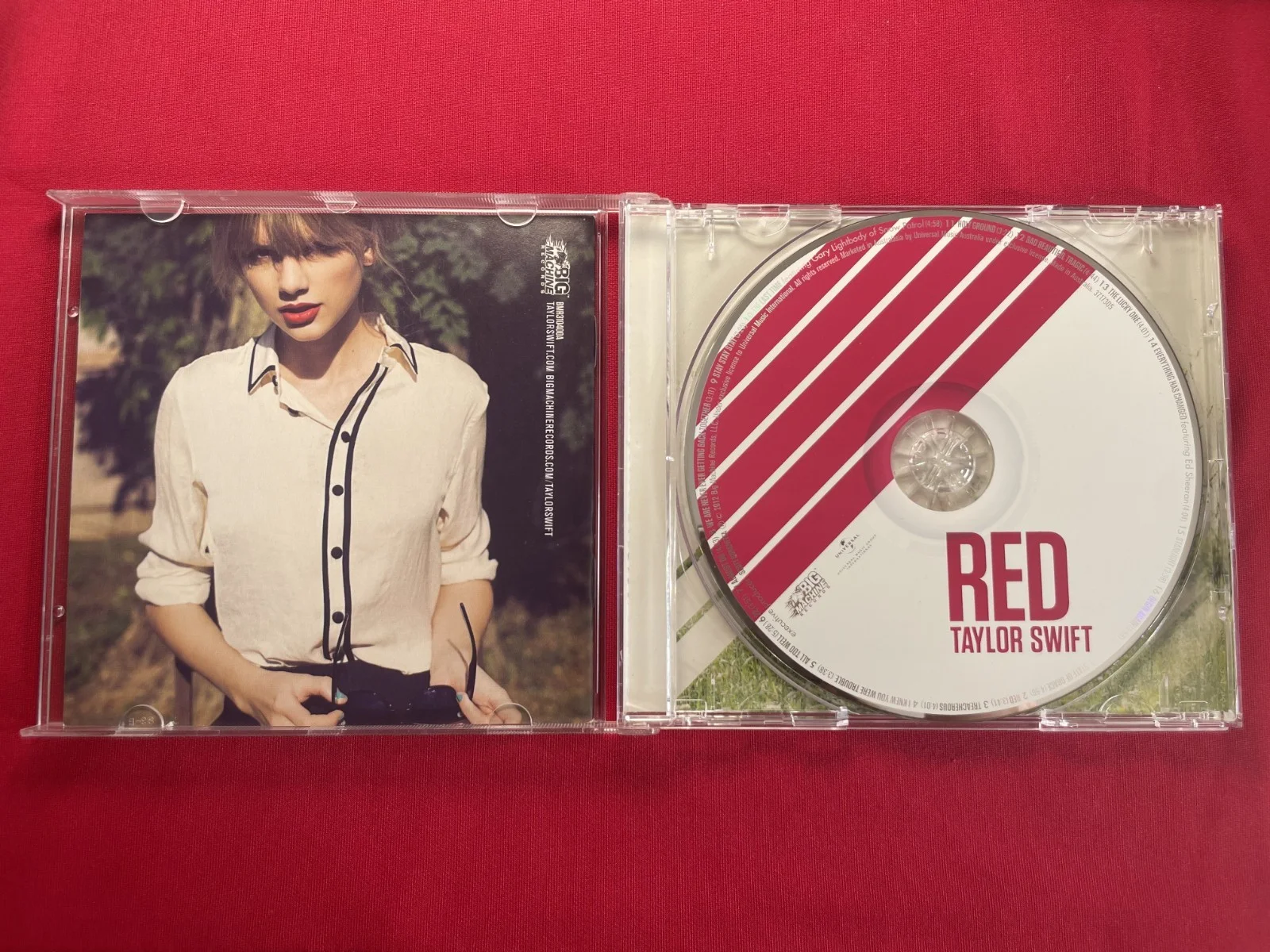 2013 TAYLOR SWIFT RED ORIGINAL SIGNED CD, image 2