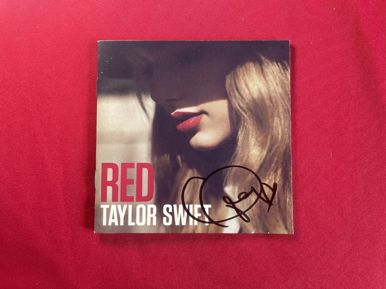 2013 TAYLOR SWIFT RED ORIGINAL SIGNED CD, image 4