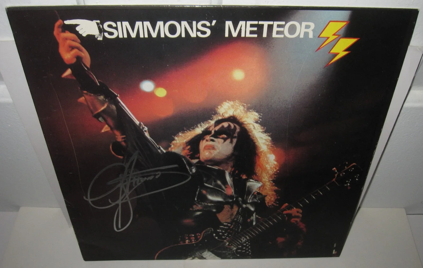 GENE SIMMONS SIGNED KISS SIMMONS METEOR ALBUM VINYL LIVE ROCK AUTOGRAPH JSA COA, изображение 3