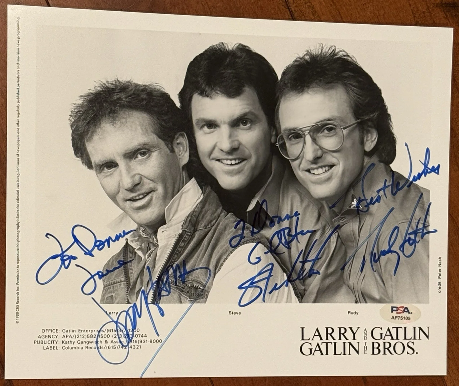 Larry Gatlin and the Gatlin Brothers Signed Promo Photograph PSA Authentic Auto, изображение 2