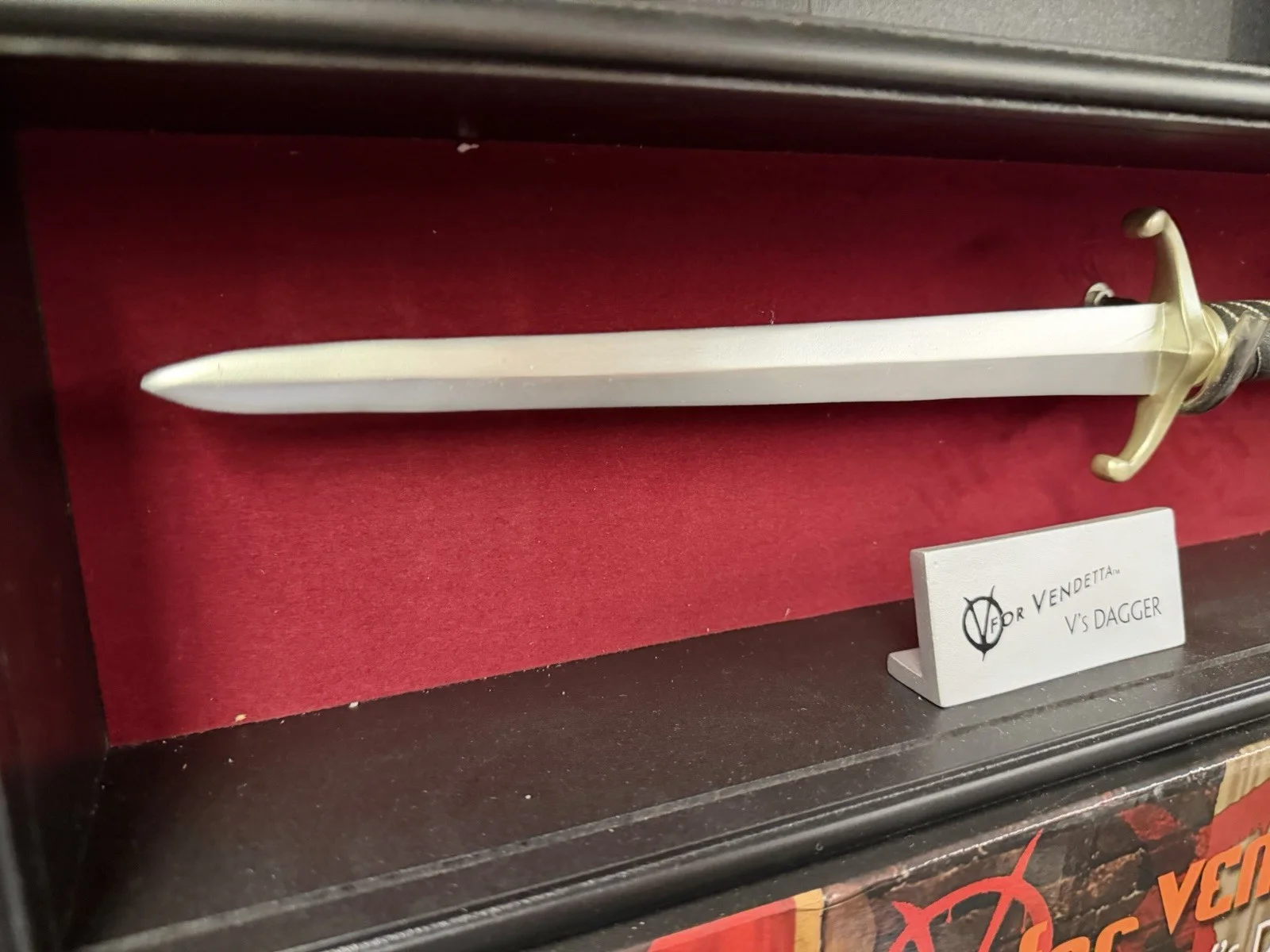 V For Vendetta Replica Prop NECA - V’s Daggers Resin Limited To 500 Pieces, изображение 3