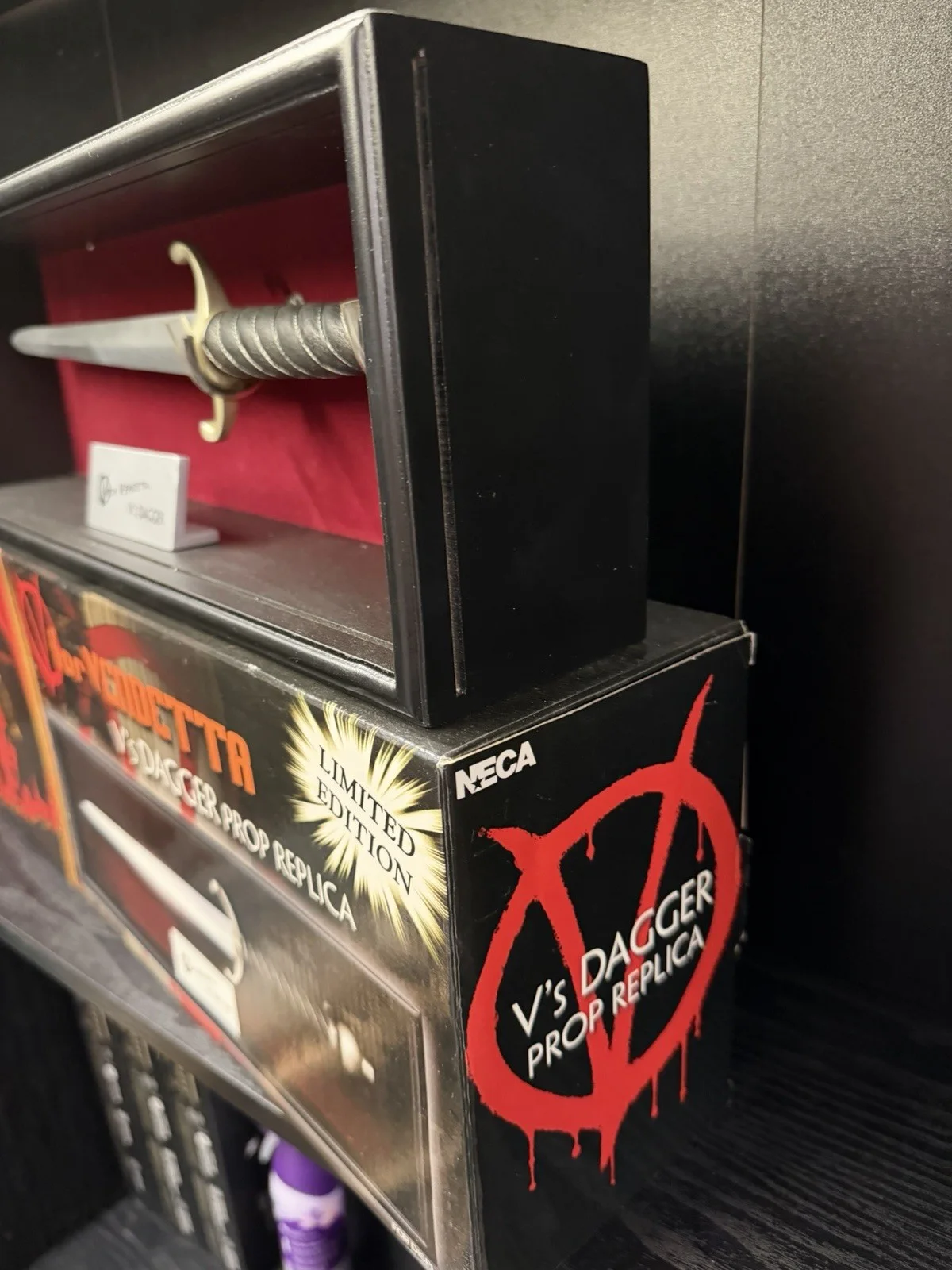 V For Vendetta Replica Prop NECA - V’s Daggers Resin Limited To 500 Pieces, изображение 5