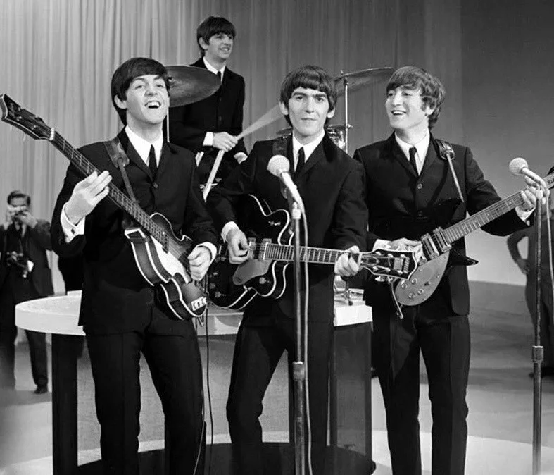 The Beatles Paul McCartney Signed Hofner Bass Guitar (Perry Cox COA), image 5