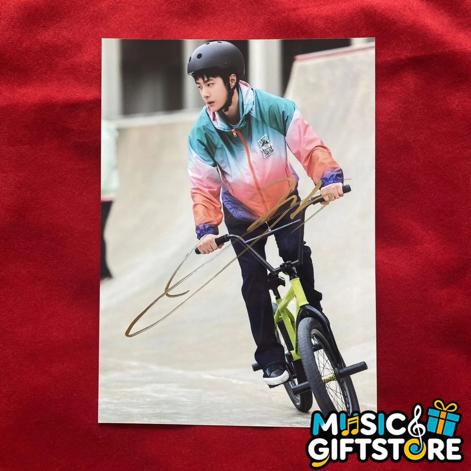 WANG YIBO YI BO PHOTO CARD PICTURE SIGNED AUTOGRAPHED COLLECTION 4*6 2025A #MUGS, изображение 4