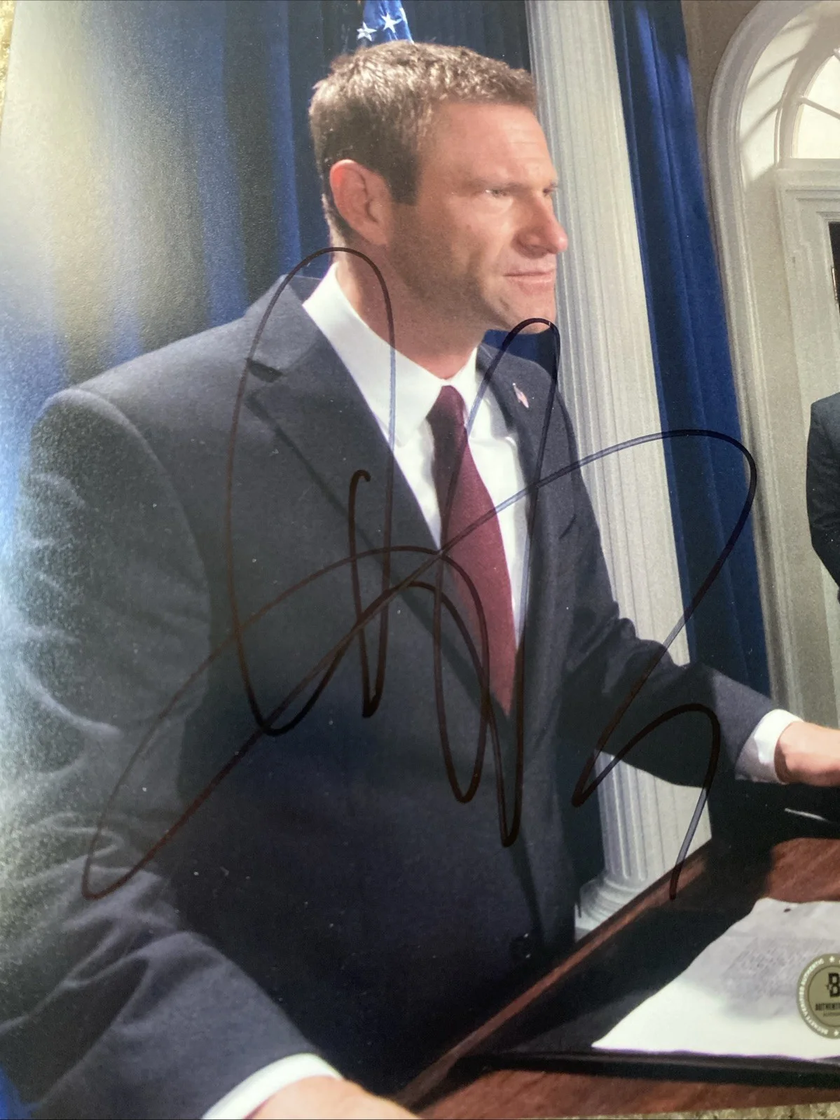 Aaron Eckhart Signed Autographed 8x10 Photo Beckett, image 2