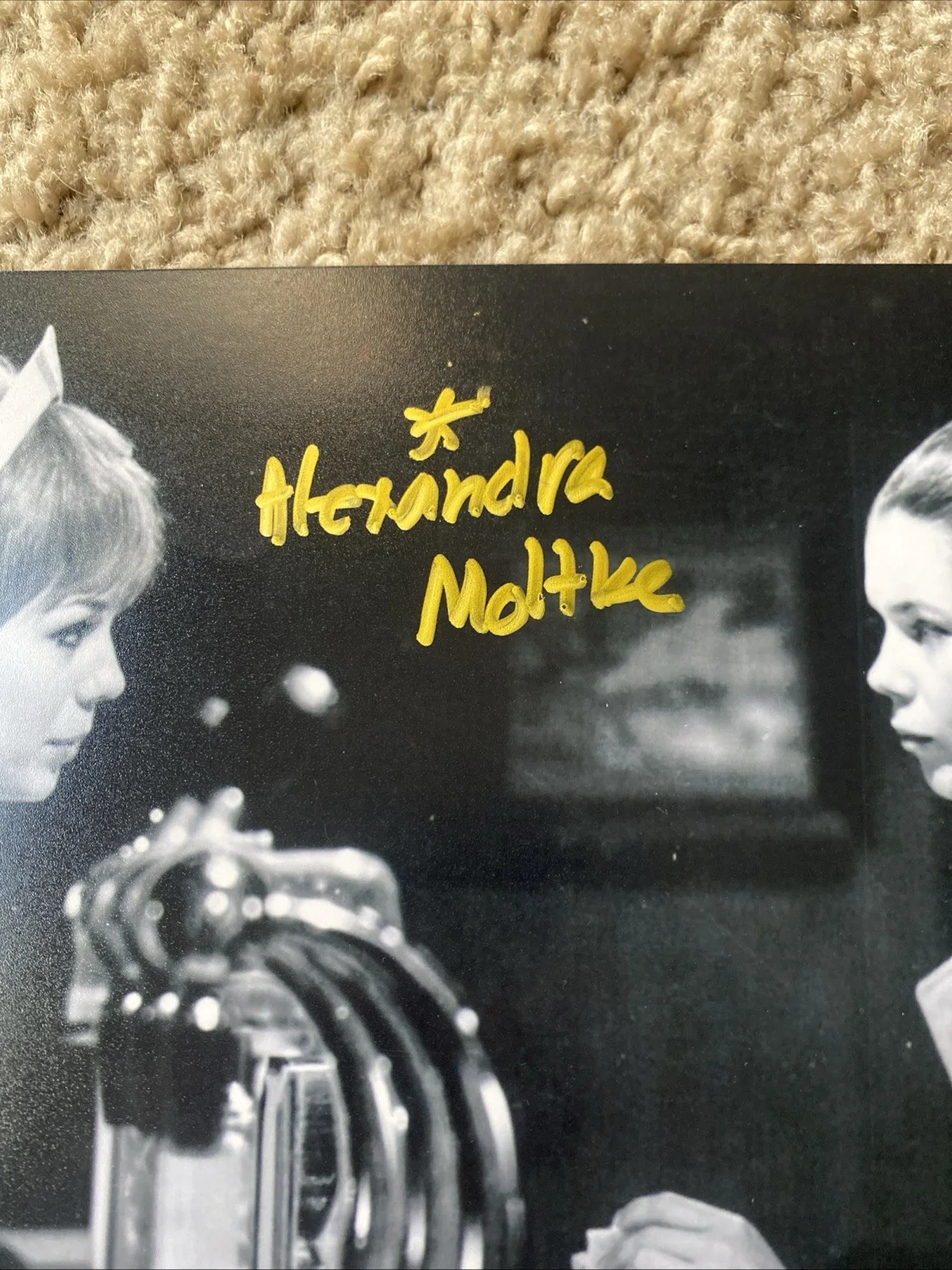 Alexandra Moltke (Dark Shadows) Signed Autographed 8x10 Photo Beckett BAS, изображение 2