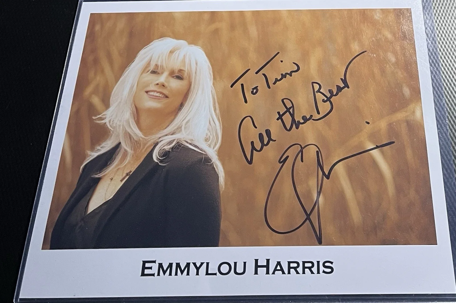 Emmylou Harris Country Rock HOF Singer Signed 8x10 Photo w/ Top Loader & COA, image 3