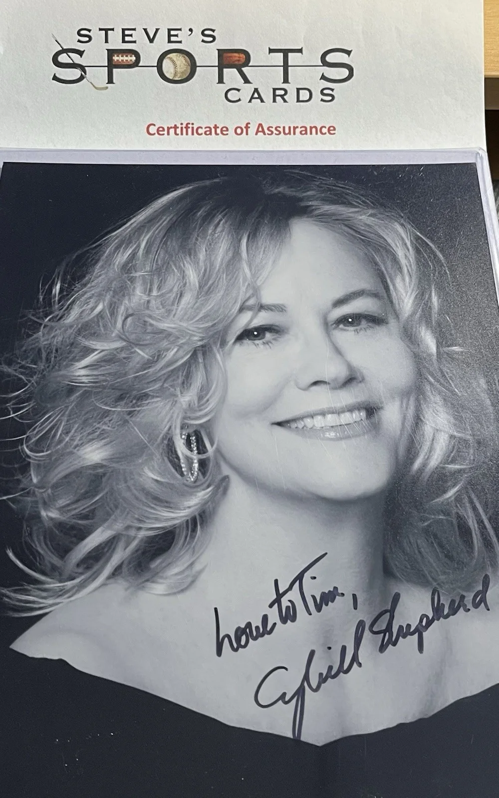 Cybill Shepard — Cybill Shepard Legendary Actress Signed 8x10 Photo w/ Top Loader & COA