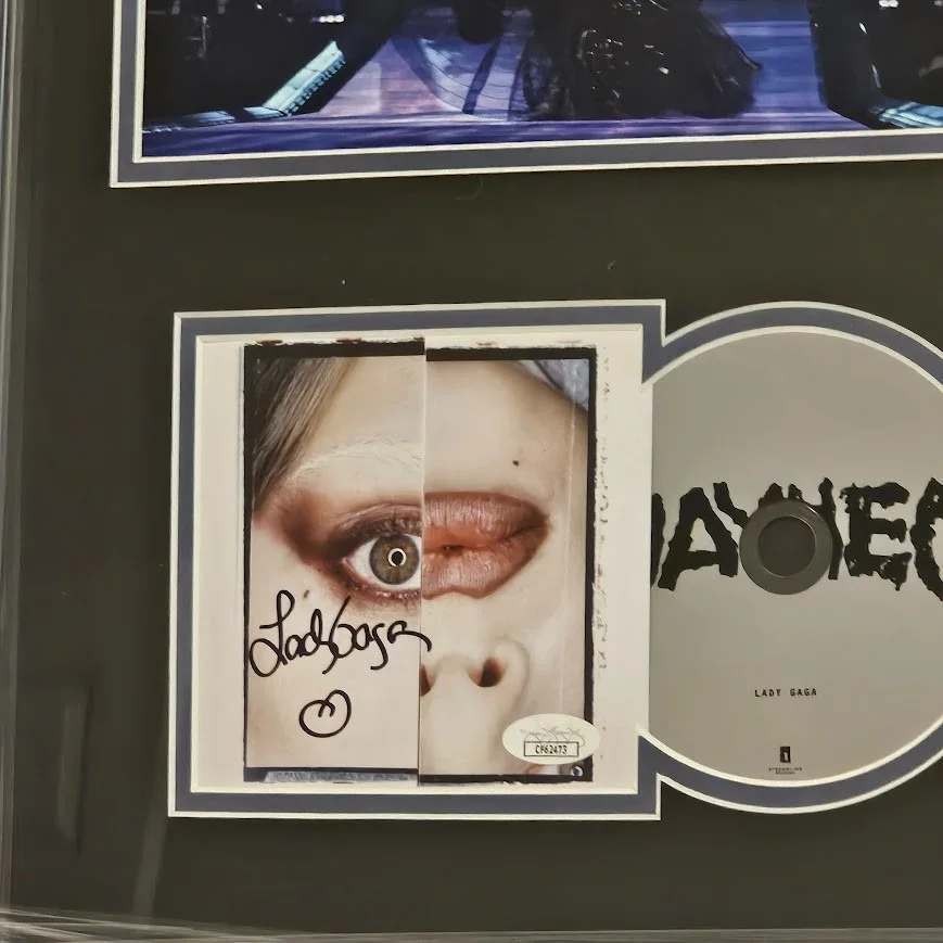 Lady Gaga Signed Autographed Mayhem CD JSA COA Josh Dun Tyler Joseph, изображение 2