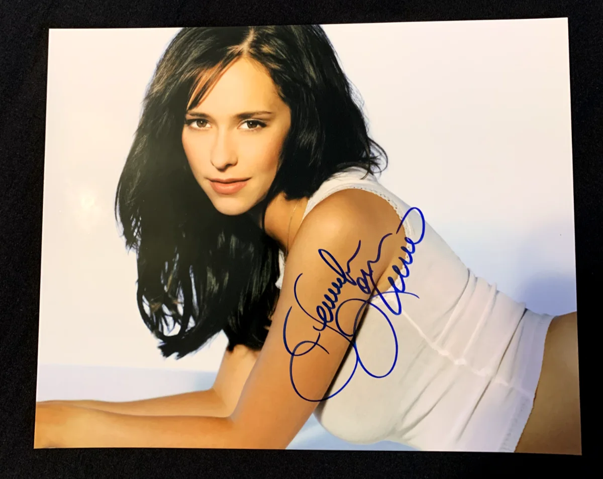 Jennifer Love Hewitt — Jennifer Love Hewitt Signed Photo Autographed 8x10 Picture COA FRAMED
