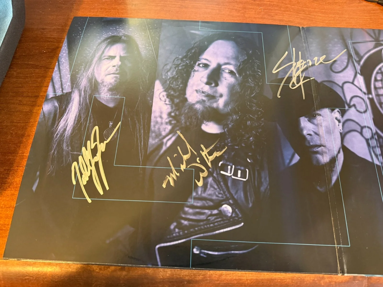 QUEENSRYCHE Signed Digital Noise Alliance Album 5x, image 3