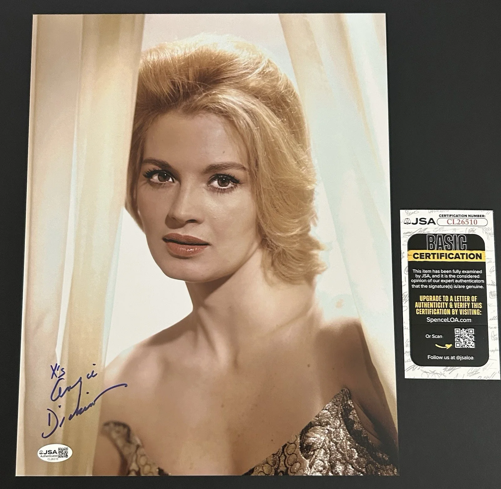 Angie Dickinson — ANGIE DICKINSON Signed AUTOGRAPHED 11x14 CANDID PHOTO Legendary ACTRESS *JSA*, image 2