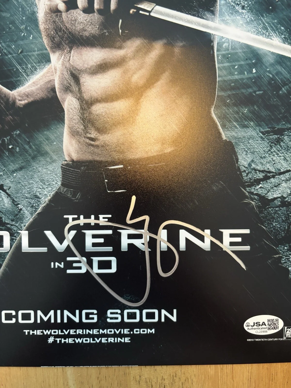 Hugh Jackman — Hugh Jackman Signed Autographed 12x18 Photo The Wolverine. JSA Coa ., image 2