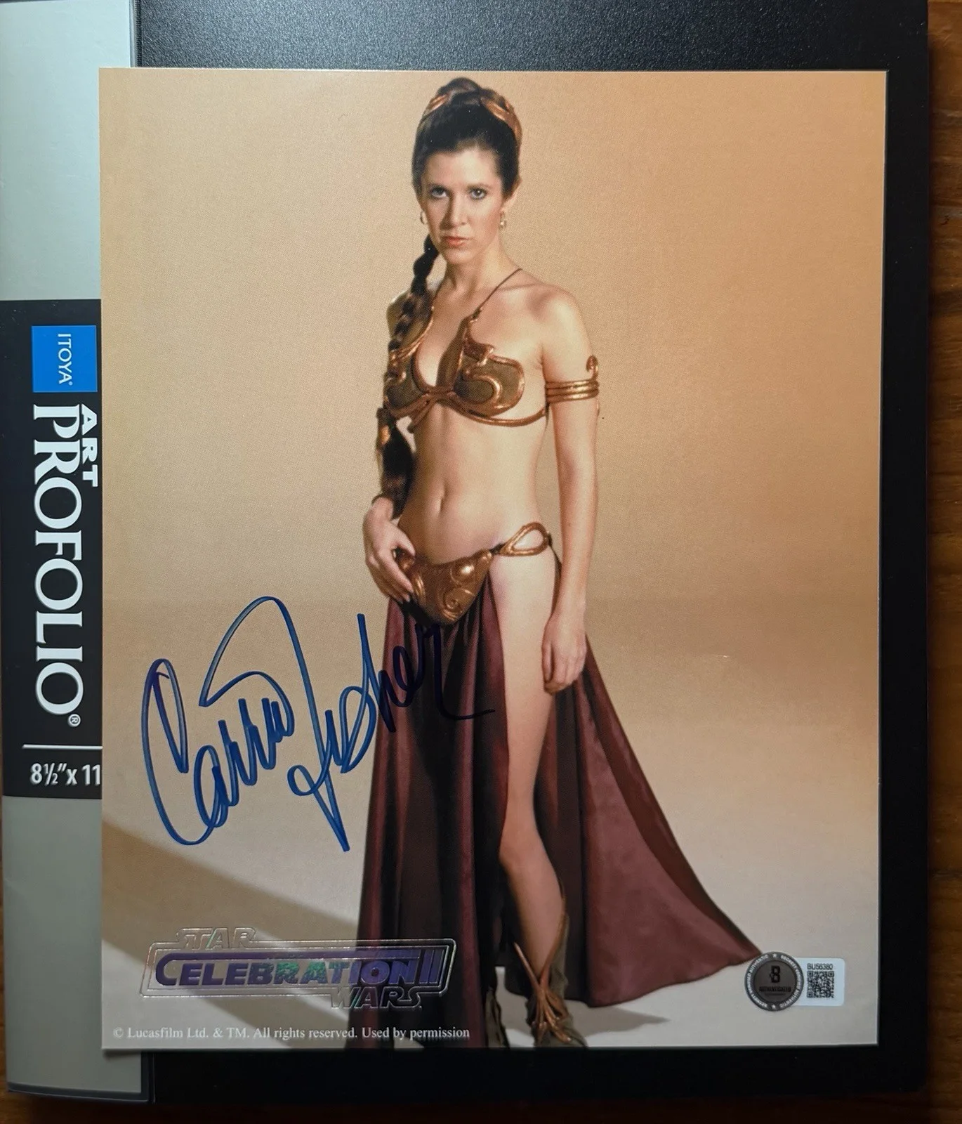 Carrie Fisher — Star Wars Celebration II CARRIE FISHER Autograph Auto 8x10 Photo Beckett LOA