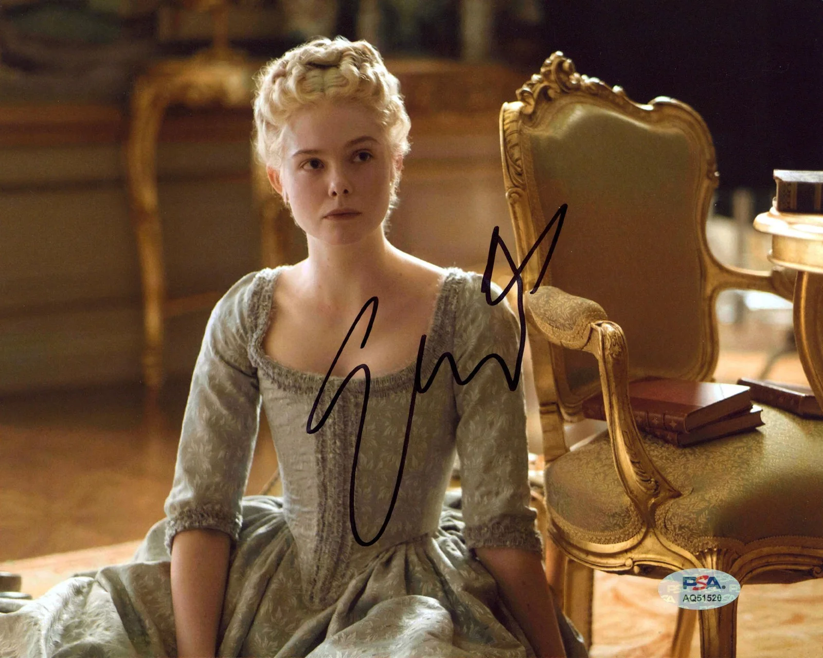 Elle Fanning — Elle Fanning The Great Authentic Signed 8x10 Horizontal Photo PSA/DNA #AQ51520