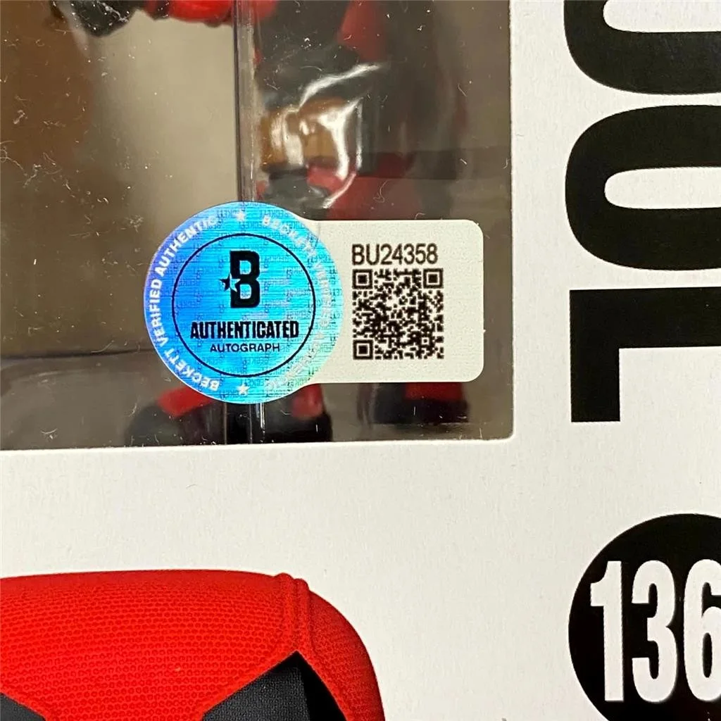Director Tim Miller signed Deadpool Funko Pop 1362 autograph (A)~ Beckett BAS, изображение 5