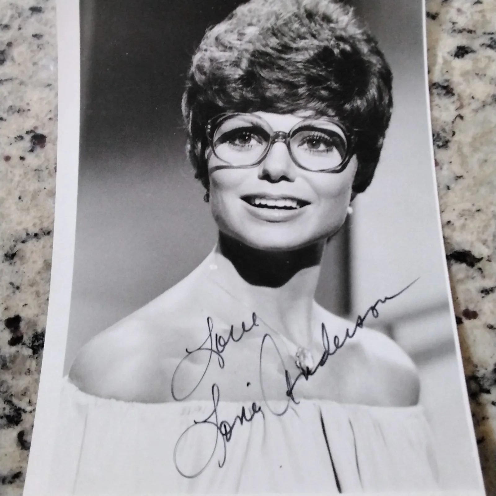 Loni Anderson SIGNED 4x7 Photo Movie TV Actress Burt Reynolds WKRP Sexy!, изображение 2