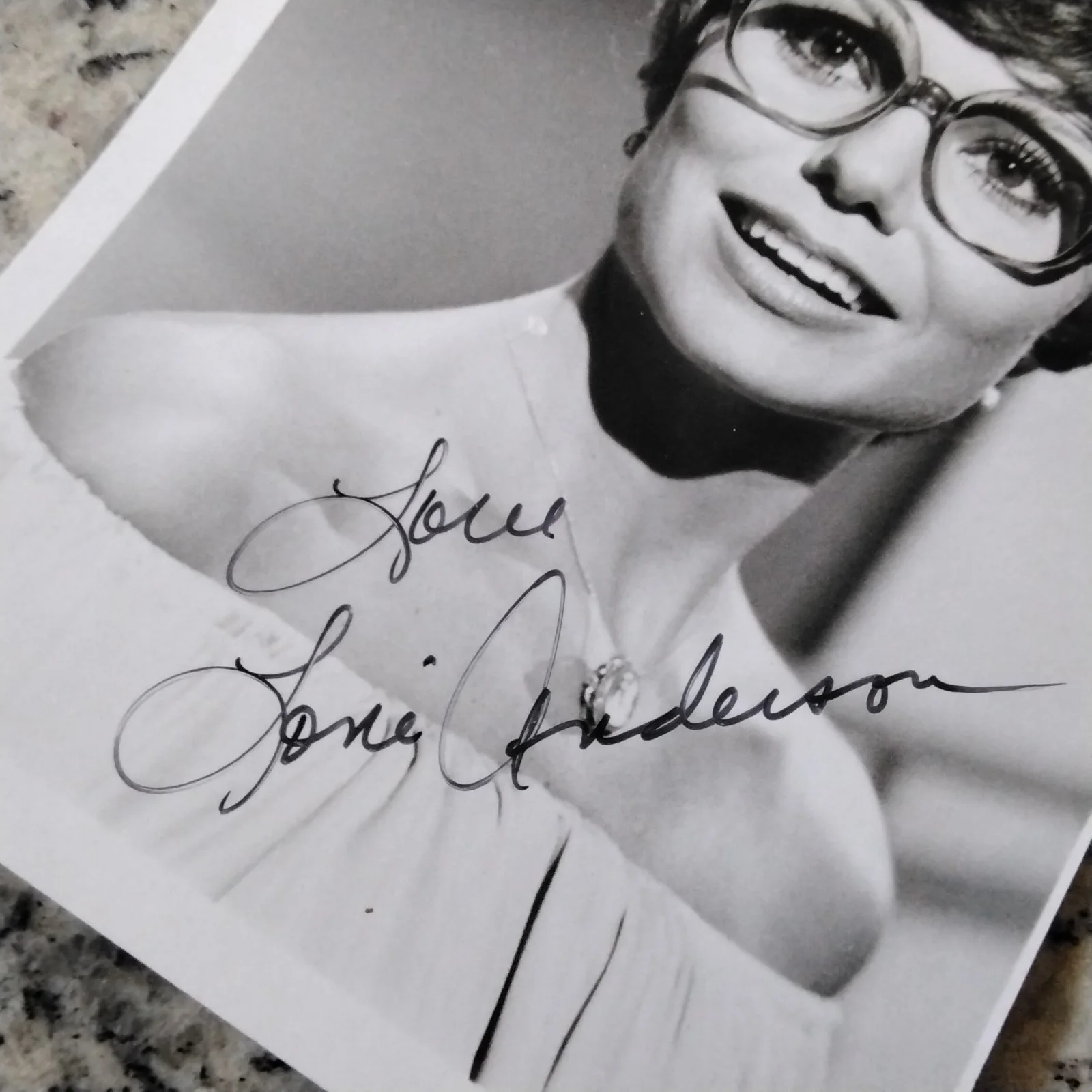 Loni Anderson SIGNED 4x7 Photo Movie TV Actress Burt Reynolds WKRP Sexy!, изображение 4