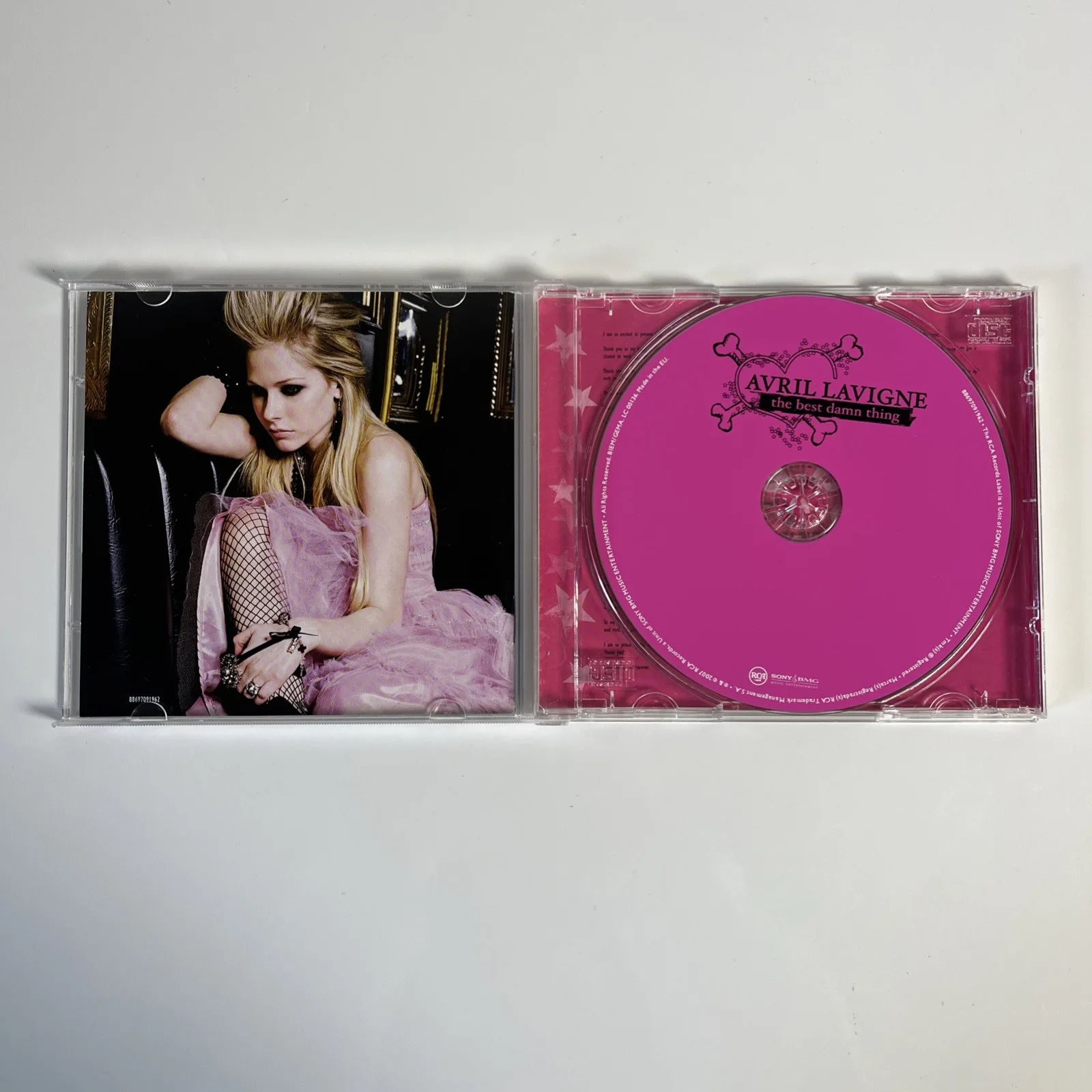 Avril Lavigne signed The Best Damn Thing Album feat "Girlfriend", image 2