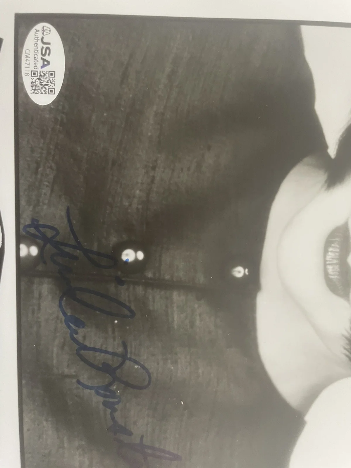 Linda Ronstadt Signed Vintage 8x10 B&W Photo JSA certified, изображение 2