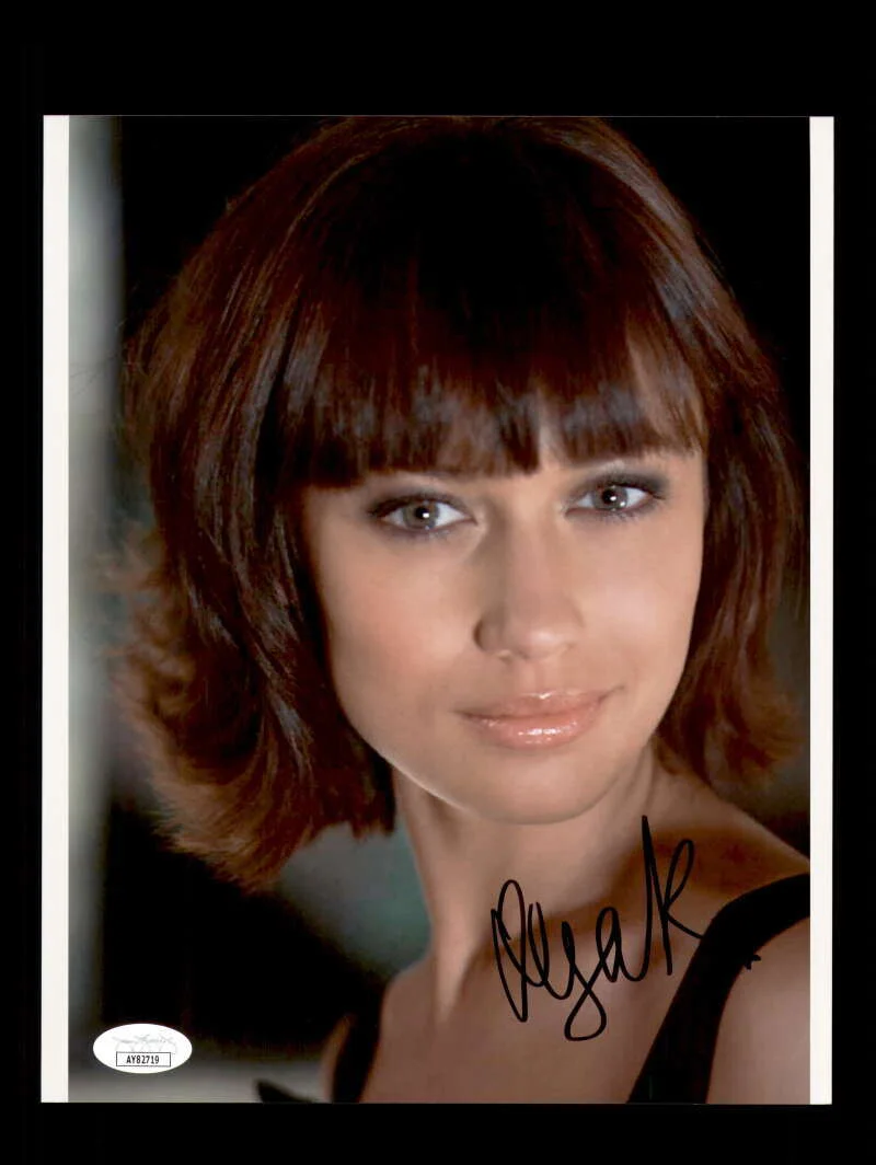 Olga Kurylenko — Olga Kurylenko JSA Coa Signed 8x10 Photograph James Bond Autograph