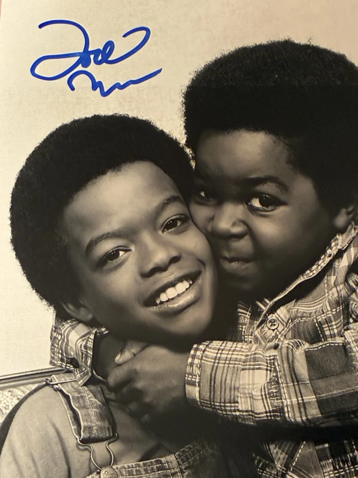 Todd Bridges — TODD BRIDGES SIGNED 8X10 DIFF'RENT STROKES ACTOR WITH EMMANUEL LEWIS ARNOLD JSA, image 3