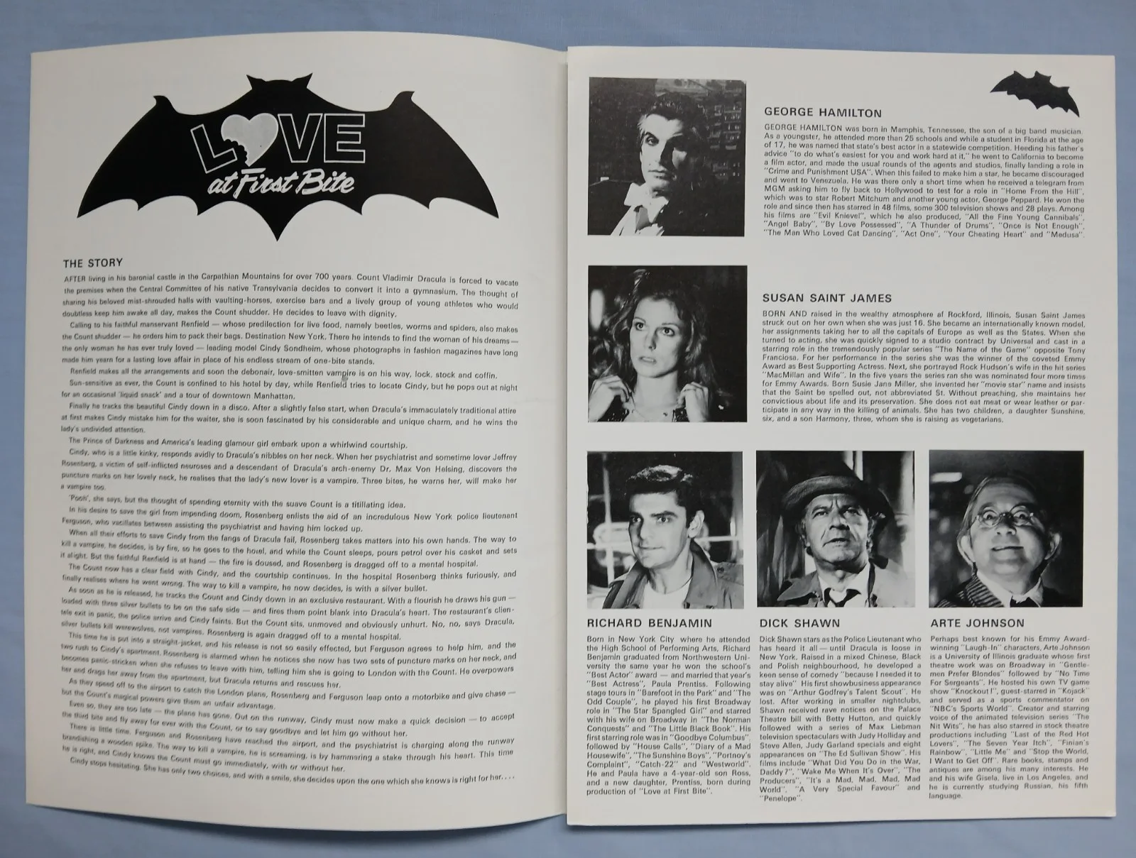 LOVE AT FIRST BITE (1979) orig UK Campaign Press Book - George Hamilton Dracula, image 3